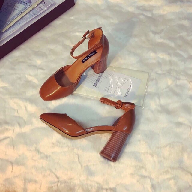 Giày nữ gót vuông