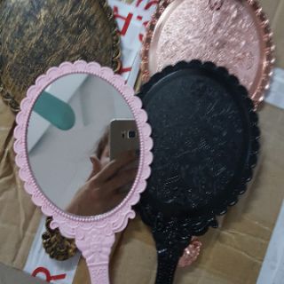 Gương soi mặt