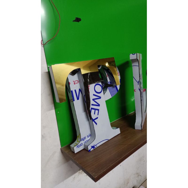 Chữ alu chữ mica chữ hộp biển vẩy chữ led chữ trắng trí bảng trắng trí