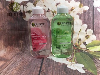 Nước hoa hồng garnier