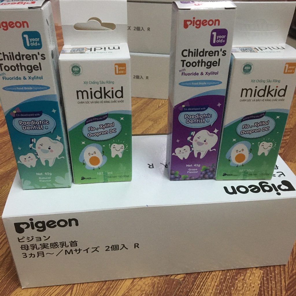 Kem đánh răng Pigeon hương tự nhiên và Xịt chống sâu răng Midkid cho bé từ 1 tuổi