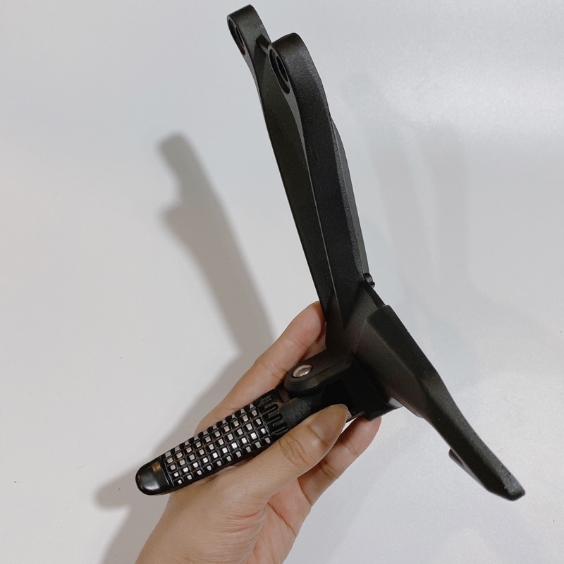 Gác chân sau xe máy kiểu z1000 gắn winner & exciter 150 không kèm ốc