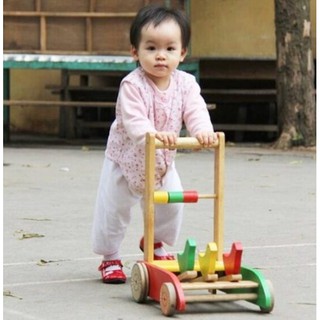 Xe tập đi cho bé bằng gỗ