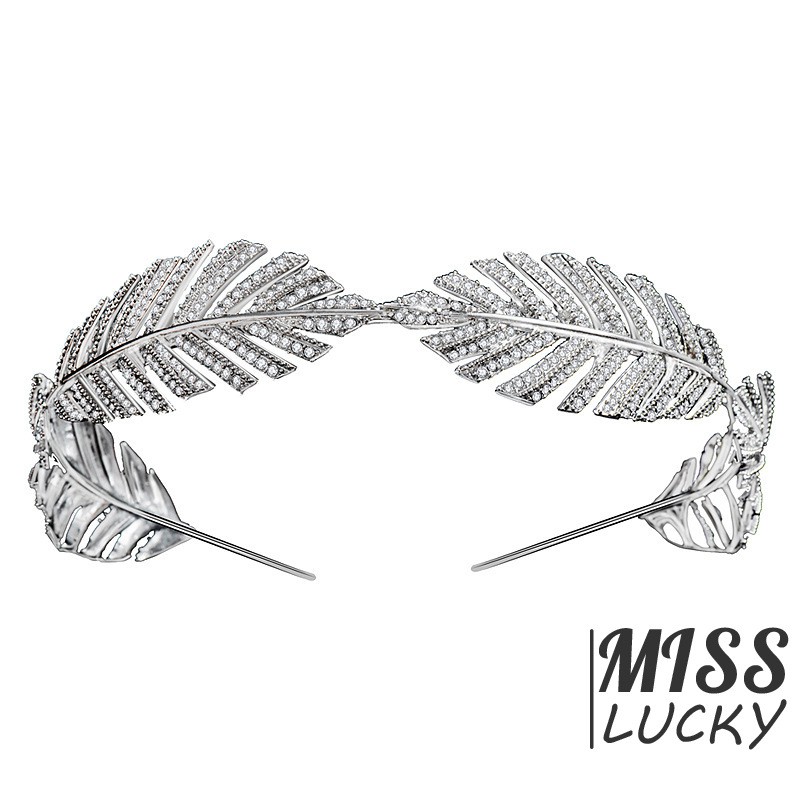 Khăn đeo đầu kiểu dáng thời trang thanh tú cho cô dâu