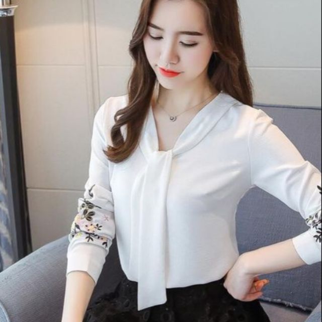 Áo  c  nguyễn thủy ........
