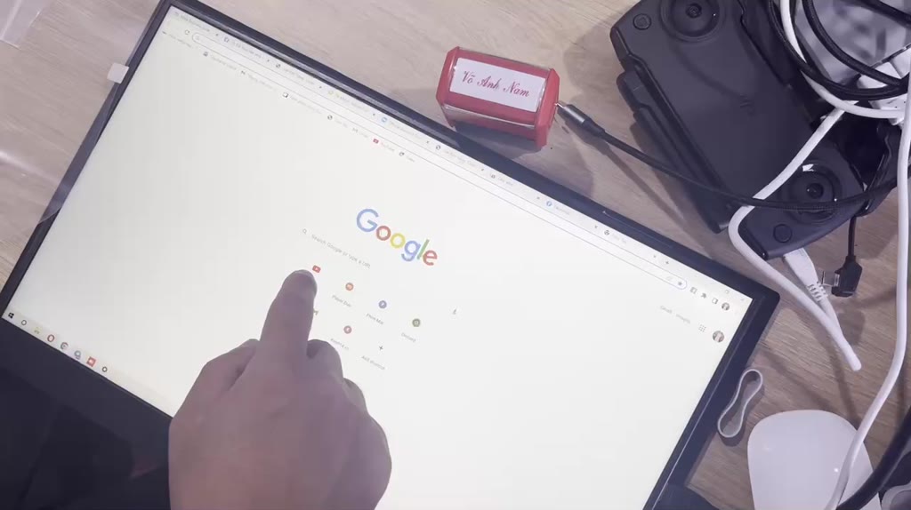 Màn hình di động mới 100% Yi he chuang mỏng nhẹ, ngoại hình đẹp 15 inch | BigBuy360 - bigbuy360.vn