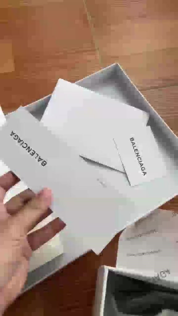 Giày Balenciaga Speed đen cổ chun cao cấp , Giày balen cổ cao nam nữ full bill box Hàng 11 full hộp phụ kiện trắng Trung | BigBuy360 - bigbuy360.vn