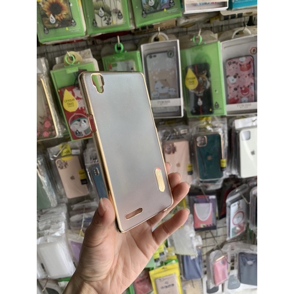 Ốp nhựa Cứng Trong viền mầu vàng Nikin sang trọng oppo A53,a53