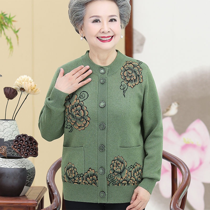 Phụ nữ trung niên và cao tuổi áo len dày của bà mẹ mùa thu và mùa đông cộng với áo len bà ngoại cỡ lớn