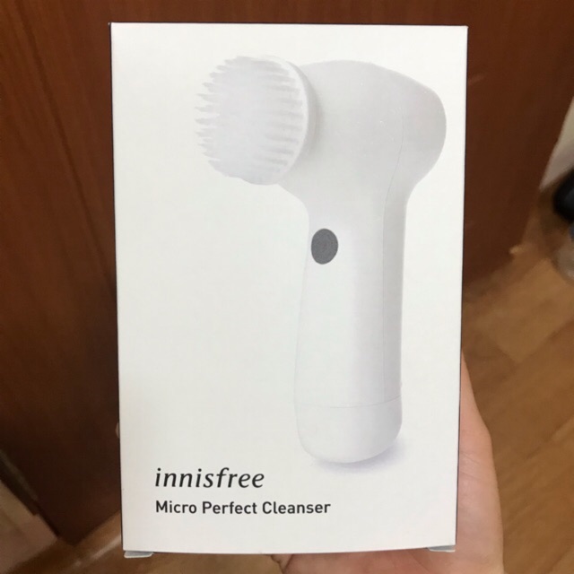 [Innisfree] (Sale 50%) Máy Rửa Mặt Dùng Pin Innisfree Micro Perfect Cleanser Kèm 1 Cọ Thay Thế