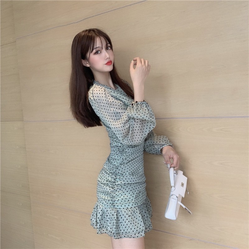 Đầm dáng ôm mini tay dài chấm bi Emilyshop