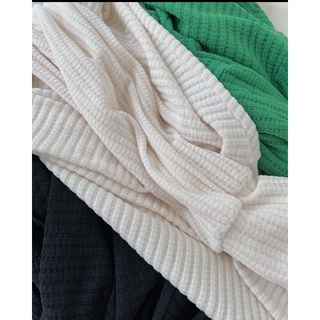 Áo croptop tay bồng cổ lệch