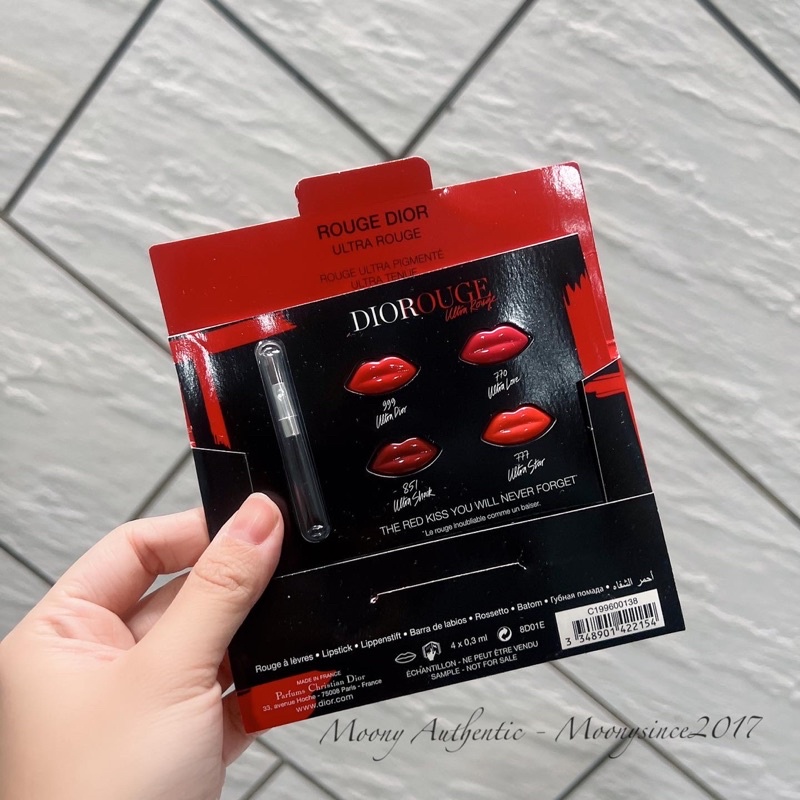 Vỉ son Dior Ultra Rouge 4 màu siêu HOT cực đẹp với hình đôi môi quyến rũ.