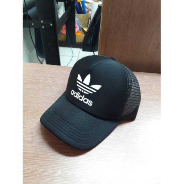 Mũ Lưỡi Trai Adidas Trucker Hat 01