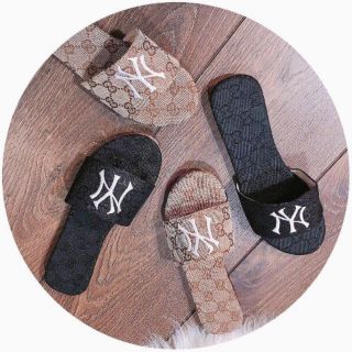 Dép quai ngang chữ NY