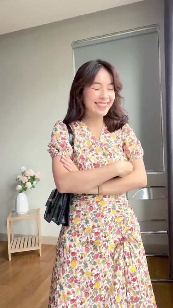 Váy hoa nhí dáng dài tay bồng đi biển thiết kế đuôi cá nhún eo rút dây cổ V chính hãng GIIAN - GV2156 | BigBuy360 - bigbuy360.vn