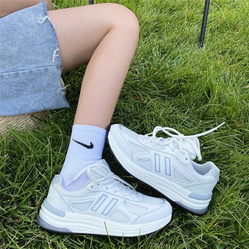 Giày thể thao chạy bộ phối lưới thoáng khí màu trắng phong cách retro thời trang mùa hè mới năng động cho nữ