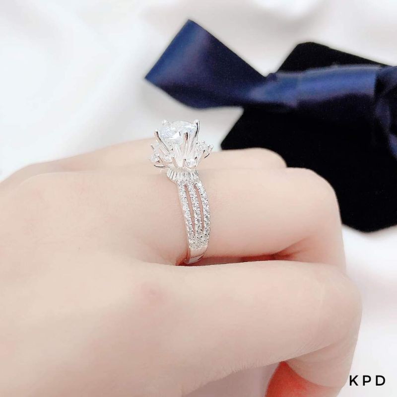 NHẪN HOA BẠC ĐÁ CAO LẤP LÁNH