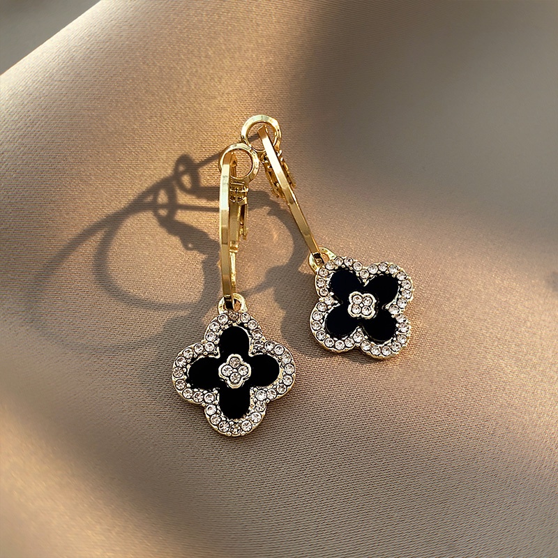 Bông Tai Hình Cỏ Ba Lá Màu Đen Thời Trang Thanh Lịch Cho Nữ