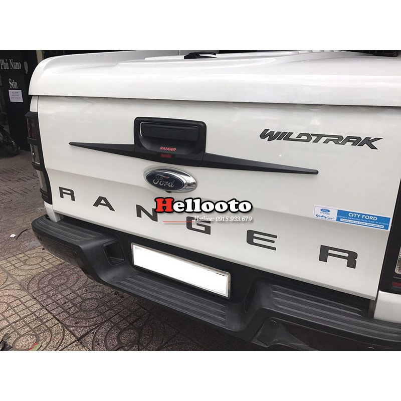 Ốp tay mở cốp xe Ford RANGER 2016 đến 2021 MÀU ĐEN, TRÁNG