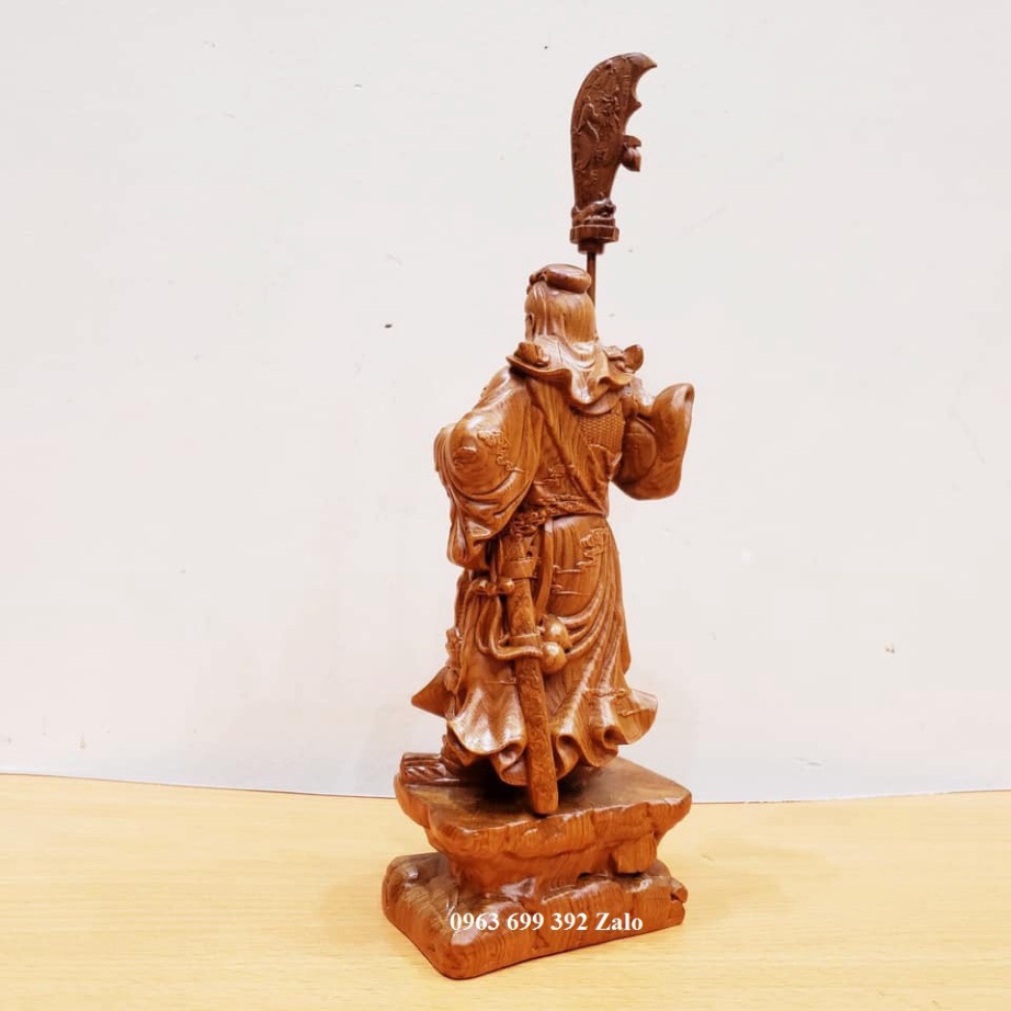Tượng quan công trung nghĩa bằng gỗ