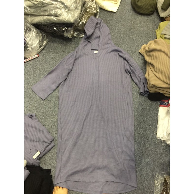 Đầm Hoodies URBANITY Xuất Nhật Tay Lỡ Cổ V Có Nón 2 Màu Trắng Kem / Xanh Rêu - Freesize