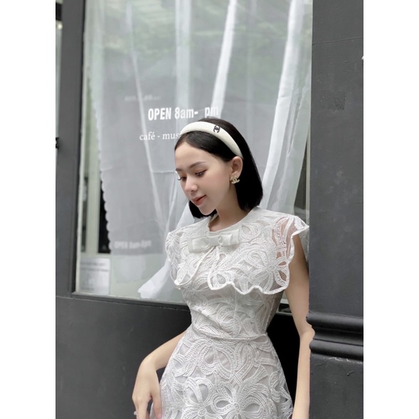 Đầm ren cổ bèo dáng dài nơ cổ xinh xắn