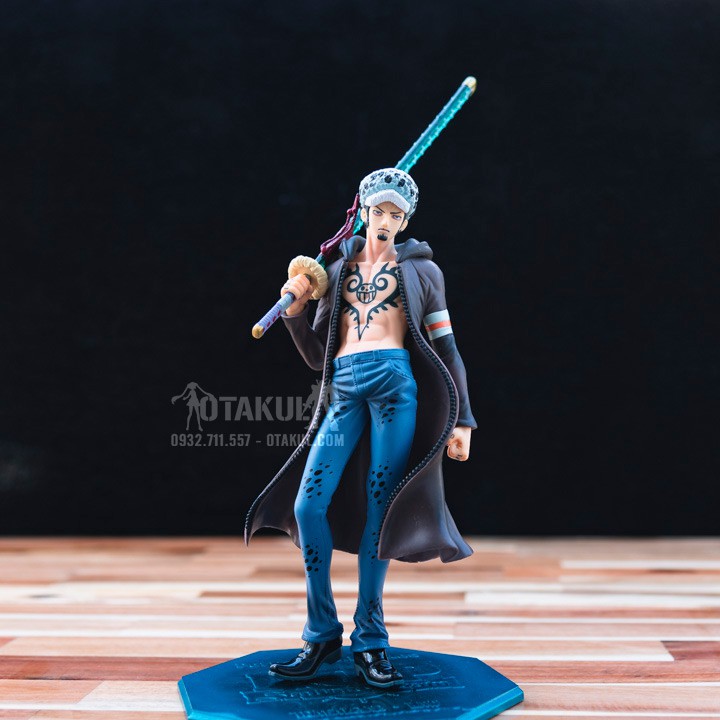 Mô Hình Figure Trafalgar Law Cầm Kiếm - One Piece