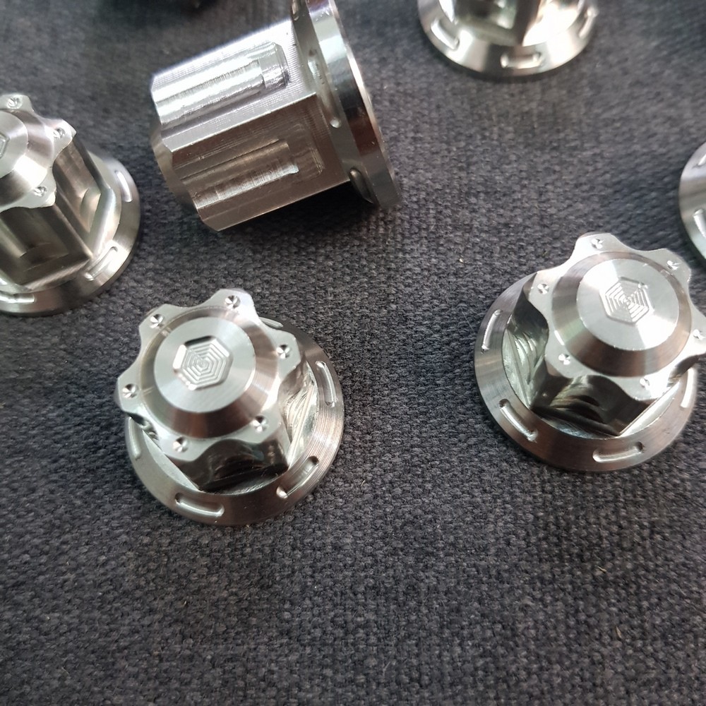 Tán Salaya, ốc salaya inox CNC gắn cốt bánh, cốt phuộc xe máy