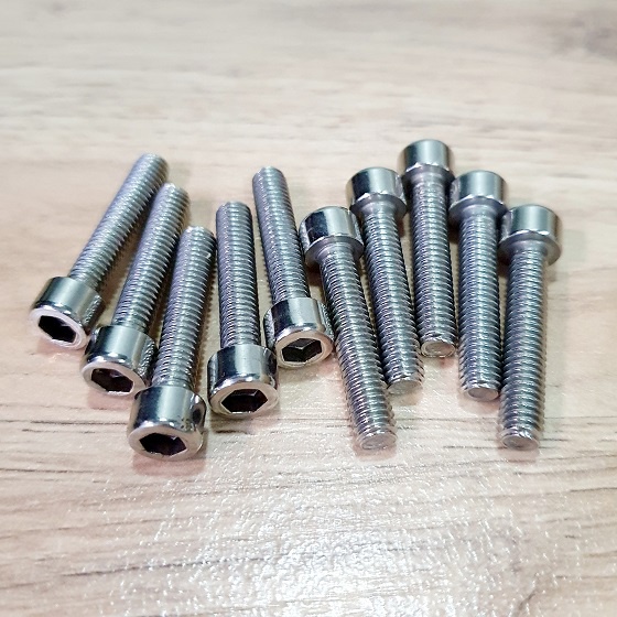 Gói 5 Bulong Đầu Trụ Lục Giác Chìm Size M6 Chiều Dài Tổng 35mm Chất Liệu Inox Sáng Bóng