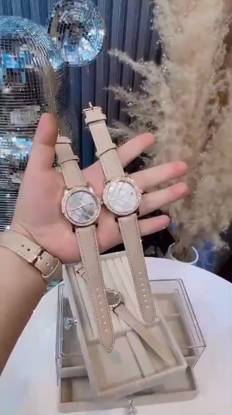ĐỒNG HỒ NỮ DA MẶT TRÒN SANG TRỌNG | BigBuy360 - bigbuy360.vn