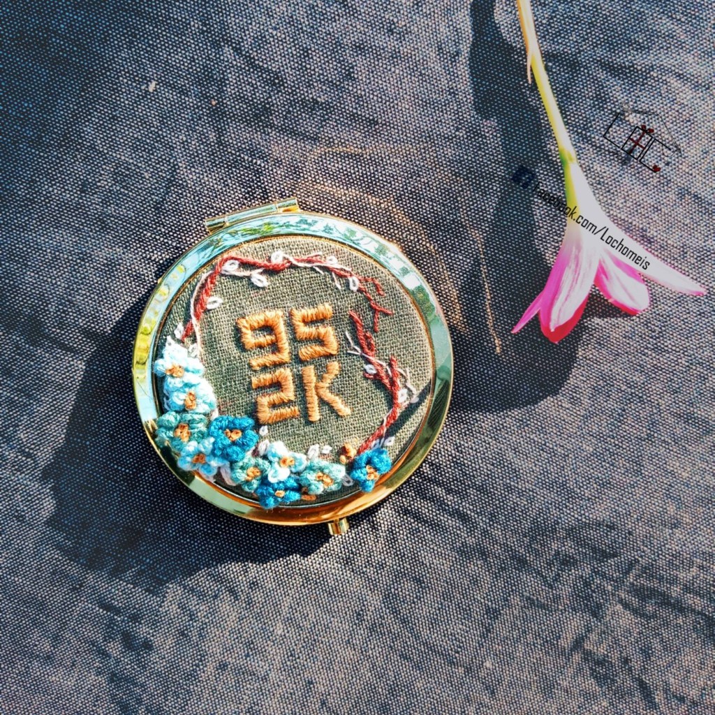 Gương cầm tay Thêu Handmade  - LỘC Homeis