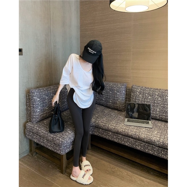 Áo Thun Form Rộng Vạt Bầu Cá Tính