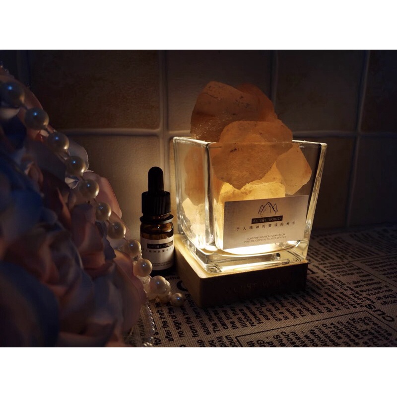 Đèn xông tinh dầu, đèn ngủ bằng đá muối Himalaya an toàn, tinh tế, sang trọng