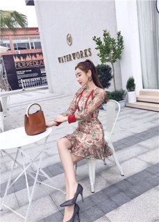 Đầm ren xoè thêu hoa qccc