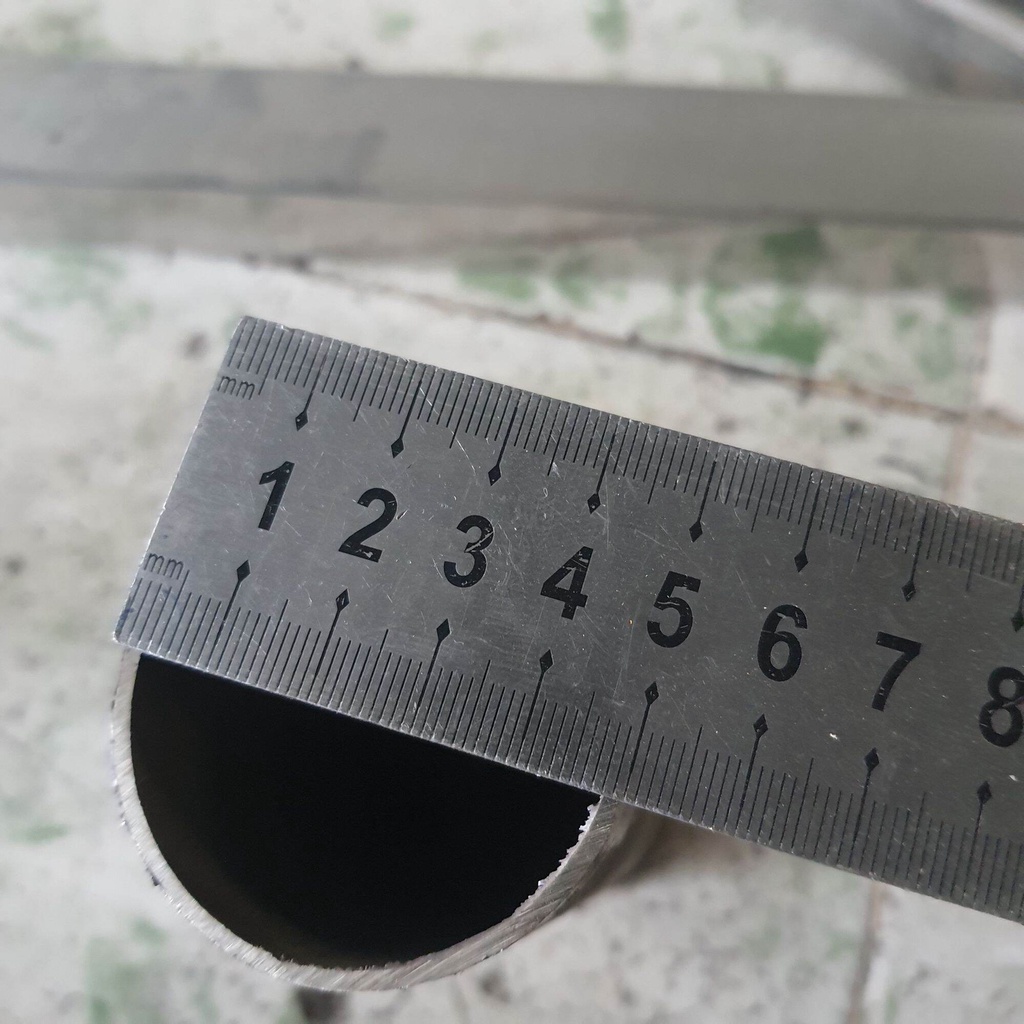 Nhận cắt ống inox tròn o50mm , dày đúng 1.2li  , inox 201 và inox 304  dùng làm tru lan can , ống khói , ống bô xe tải .