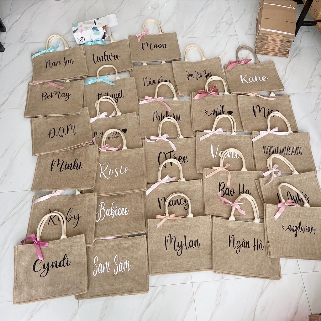 Túi Cói In Tên Riêng Kèm Nơ Thời Trang Theo Yêu Cầu Đeo Vai Đi Biển, Đi Du Lịch Mang phong cách cá nhân