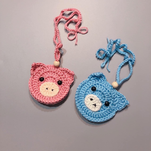 Túi len cho bé hình con lợn ( túi đựng tỏi cho bé)