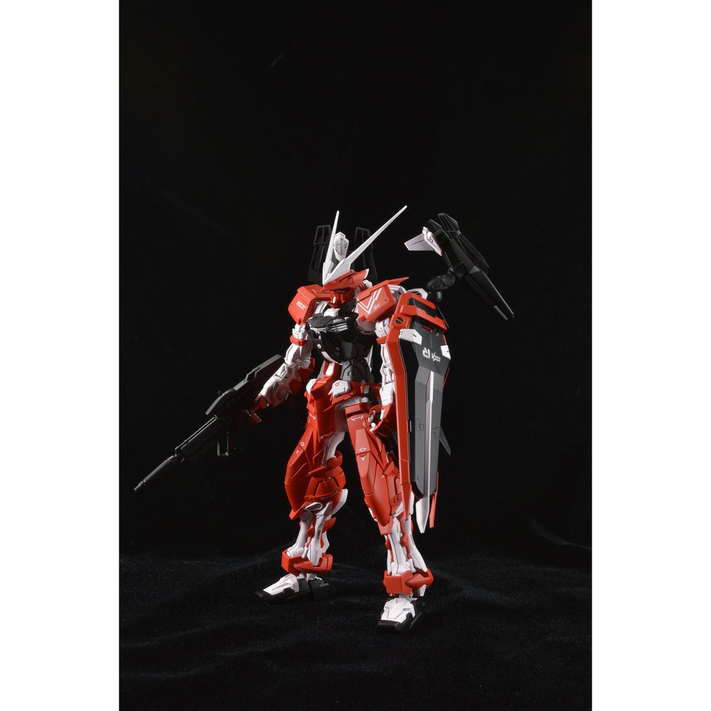 Mô Hình Lắp Ráp MG 1/100 Gundam Astray Turn Red