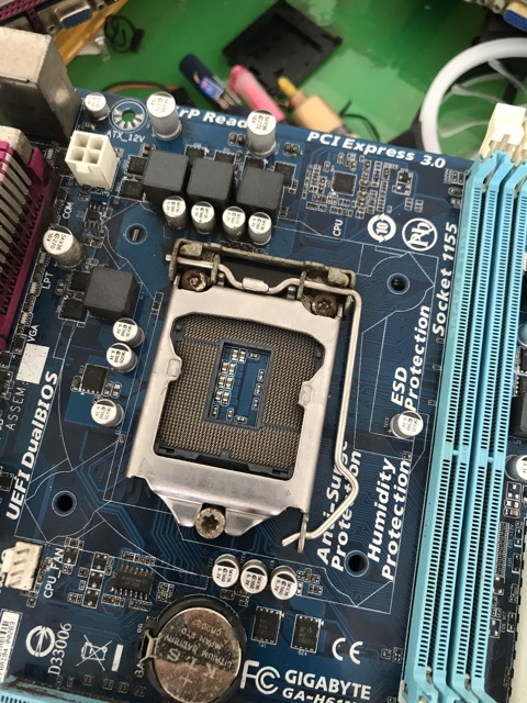 Combo Main H61 Giga kèm chip i5 2400