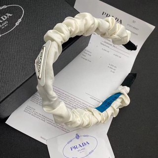 Bờm cài Hiệu Pra-da Màu Trắng