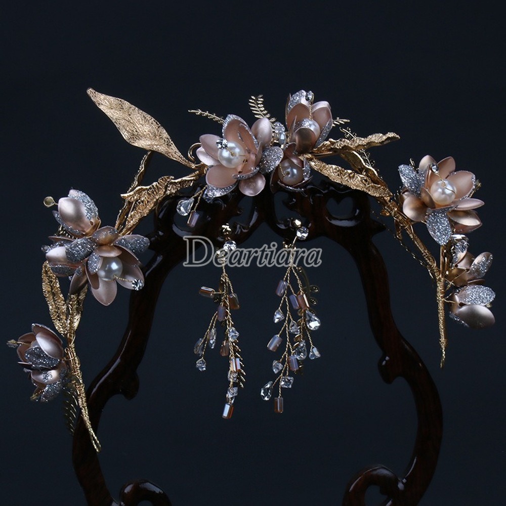 Cài Tóc Đính Hoa Và Ngọc Trai Xinh Xắn Cho Cô Dâu