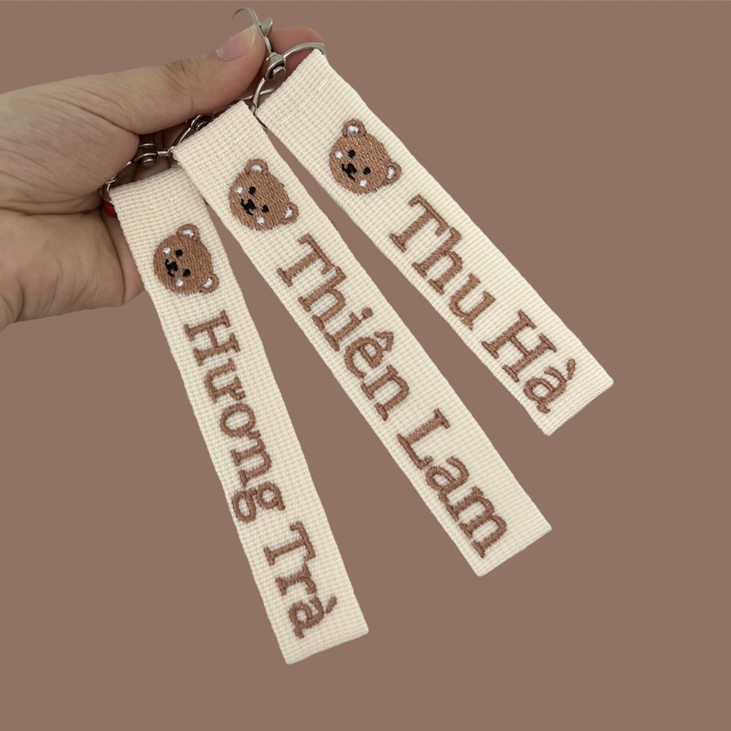 Name tag gấu thêu tên cho bé