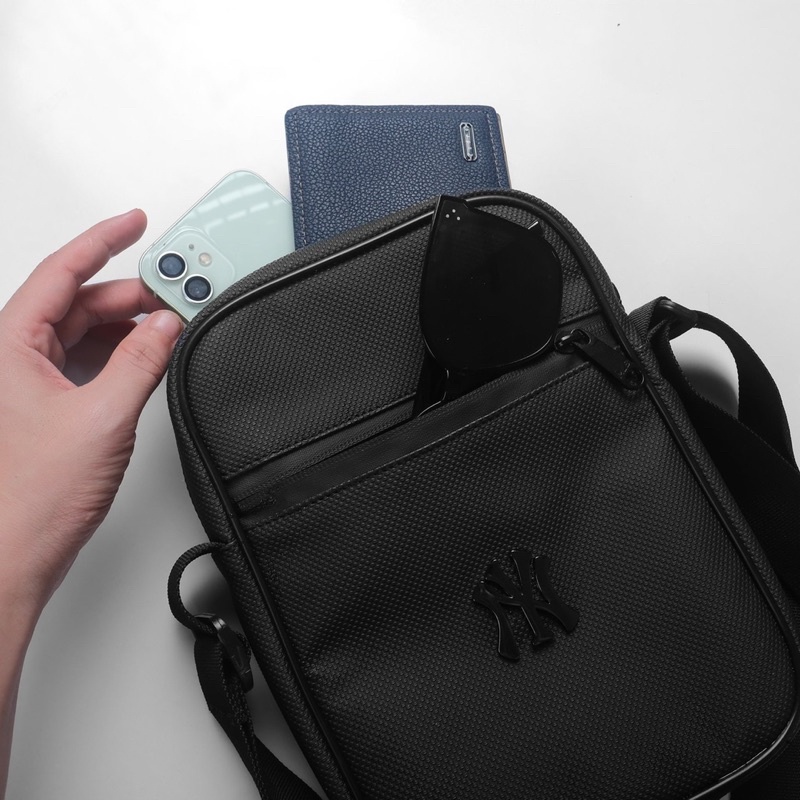 TÚI M L B Bag Đen Logo Kim Loại Xuất Dư