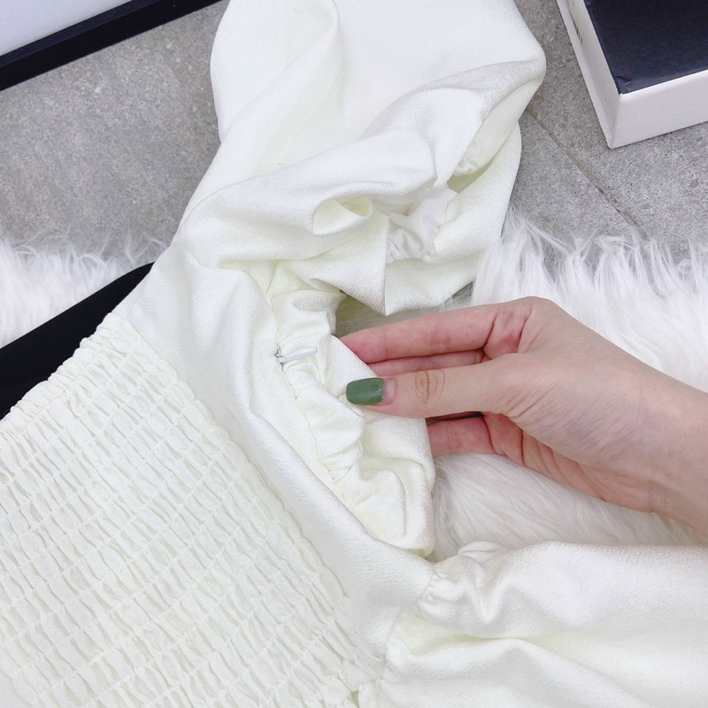 Đầm xoè rớt tay phồng nhúm lưng