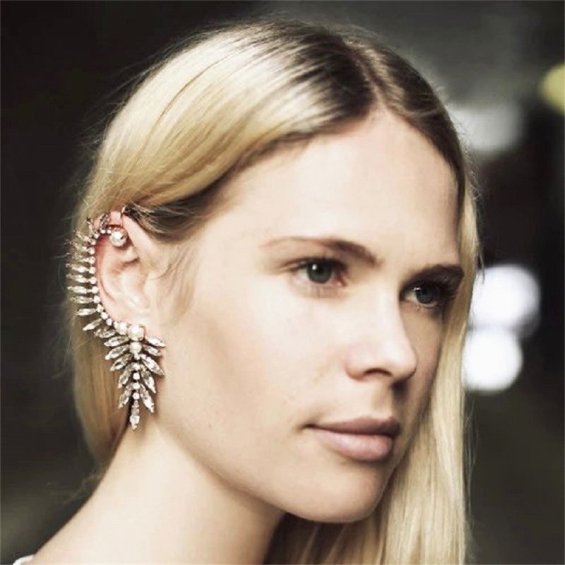 Hoa tai đính đá gài chỉ có 1 chiếc phong cách âu mỹ - Khanturban.vn