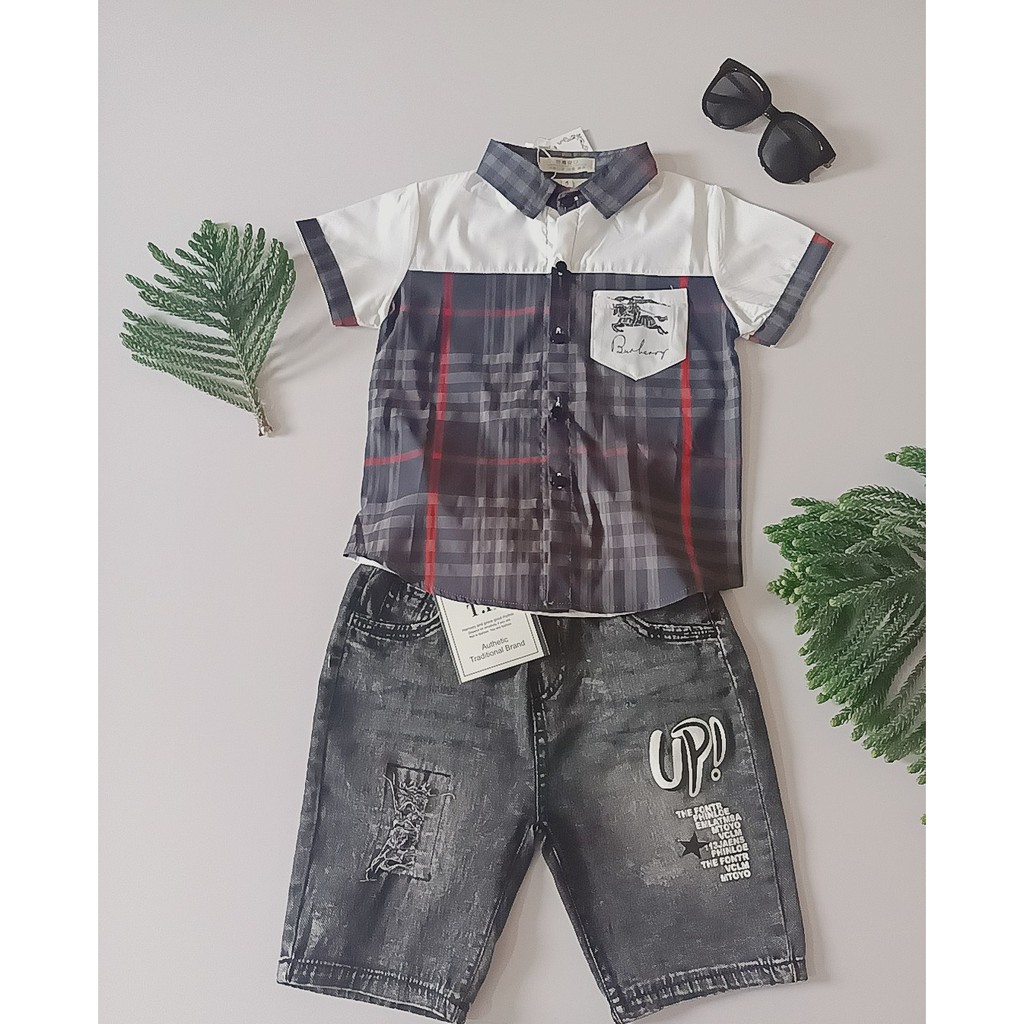 SET SƠ MI CỘC TAY BÉ TRAI quần kaki chuẩn từ các mũi kim đường chỉ, mang lại cho bé nét sang trọng và cực kỳ tôn dáng ạ.
