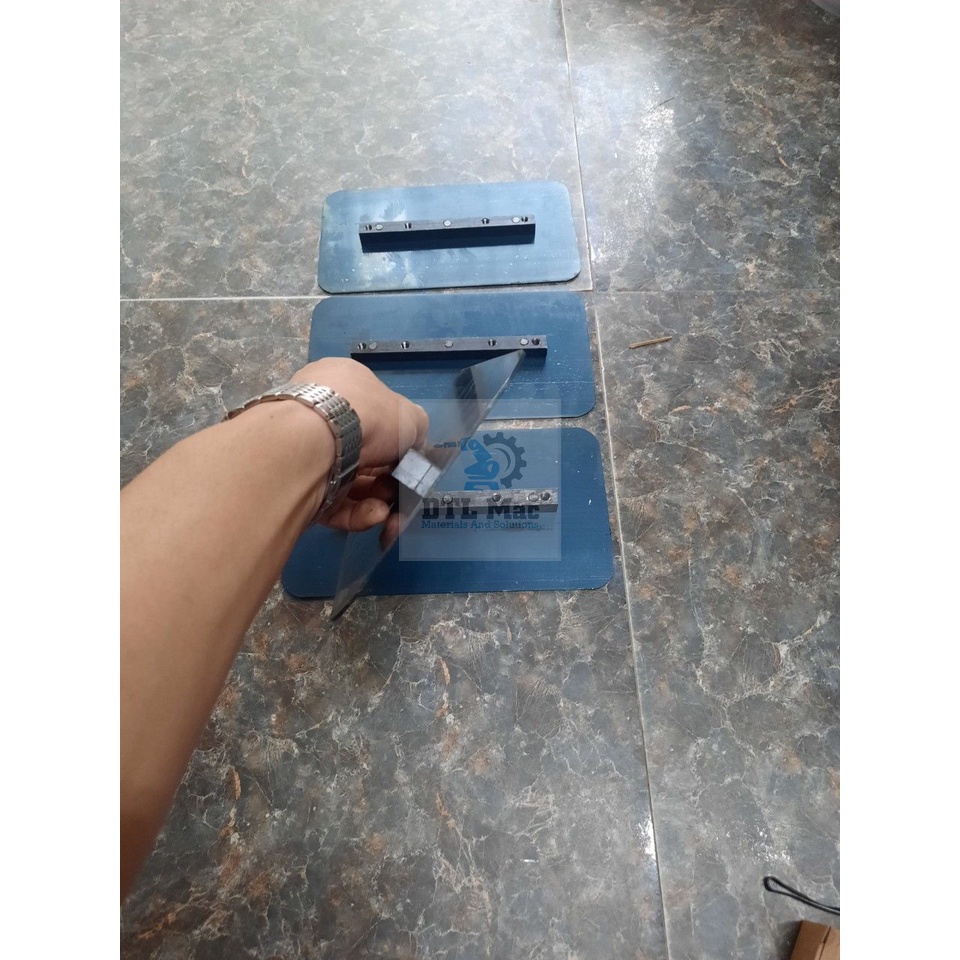 Cánh máy xoa nền bê tông, lưỡi máy xoa. Kích thước 27x15cm, dày 2mm lắp máy xoa nền 800mm, lồng 900mm