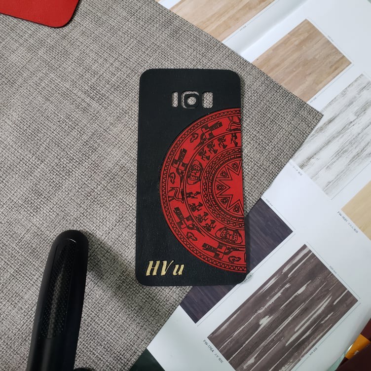 Miếng dán Skin lưng da bò cho Samsung Galaxy S8+ trống đỏ d01 HVU (Thanh lý)