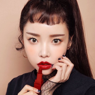 Son 3CE Màu 212 Moon satin,màu đỏ thuần.